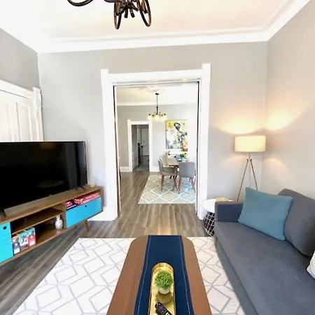 Spacious Historic Apartments In Lakeview Chicago - Walk To Wrigley, Nightlife, Shops, Hospitals Exterior photo