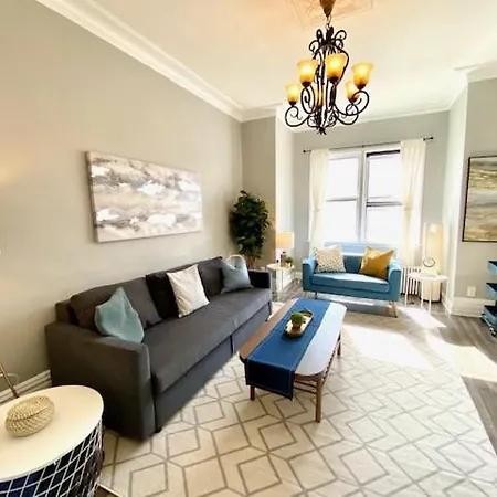 Spacious Historic Apartments In Lakeview Chicago - Walk To Wrigley, Nightlife, Shops, Hospitals Exterior photo