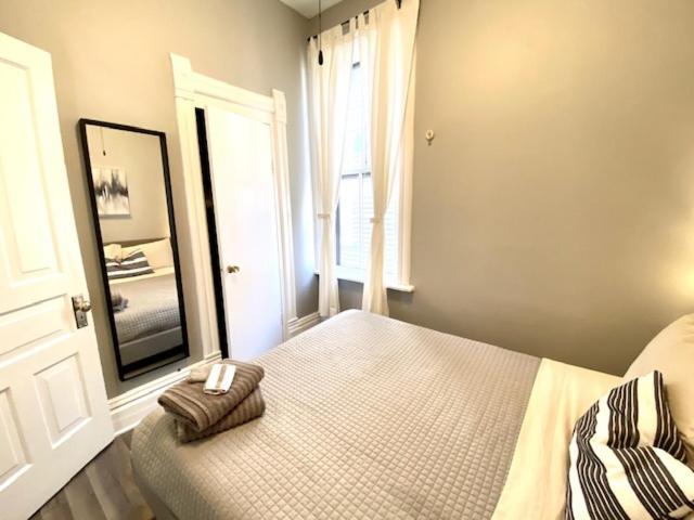 Spacious Historic In Lakeview - Walk To Wrigley, Nightlife, Shops, Hospitals * Chicago