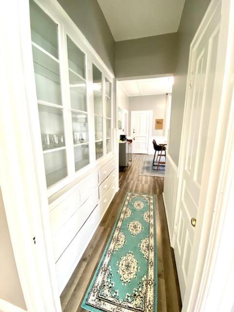 Apartment Spacious Historic In Lakeview - Walk To Wrigley, Nightlife, Shops, Hospitals