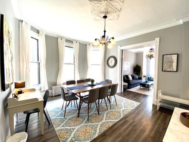 Spacious Historic In Lakeview - Walk To Wrigley, Nightlife, Shops, Hospitals Chicago