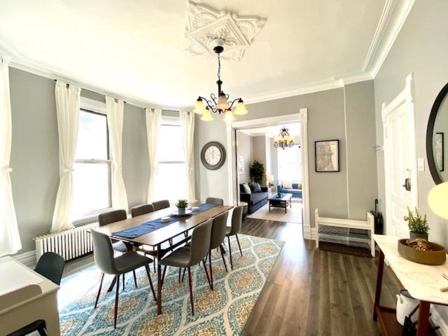Spacious Historic In Lakeview - Walk To Wrigley, Nightlife, Shops, Hospitals