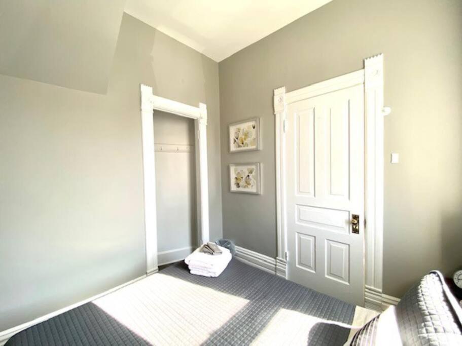 Spacious Historic In Lakeview - Walk To Wrigley, Nightlife, Shops, Hospitals