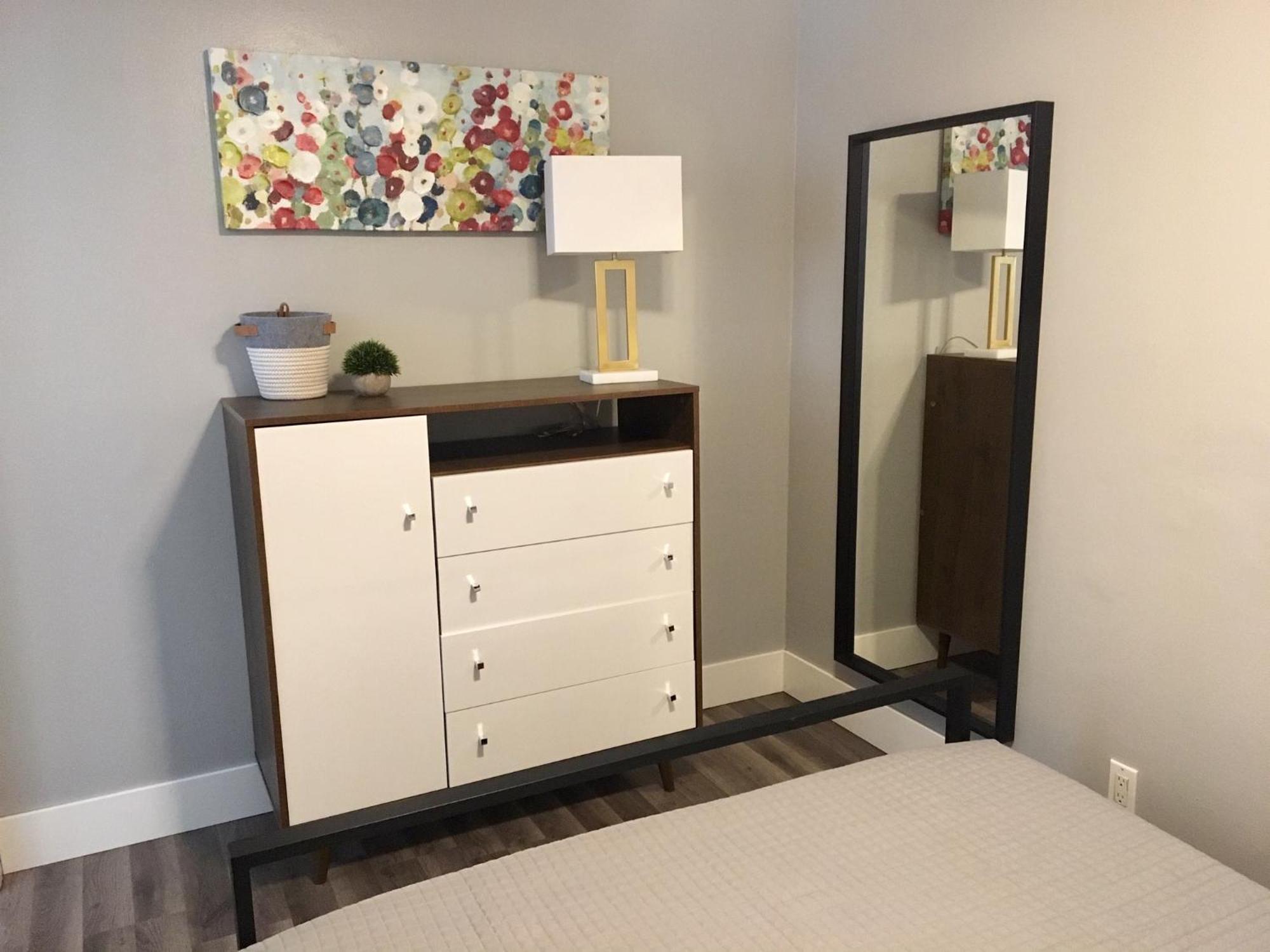 Spacious Historic In Lakeview - Walk To Wrigley, Nightlife, Shops, Hospitals Apartamento