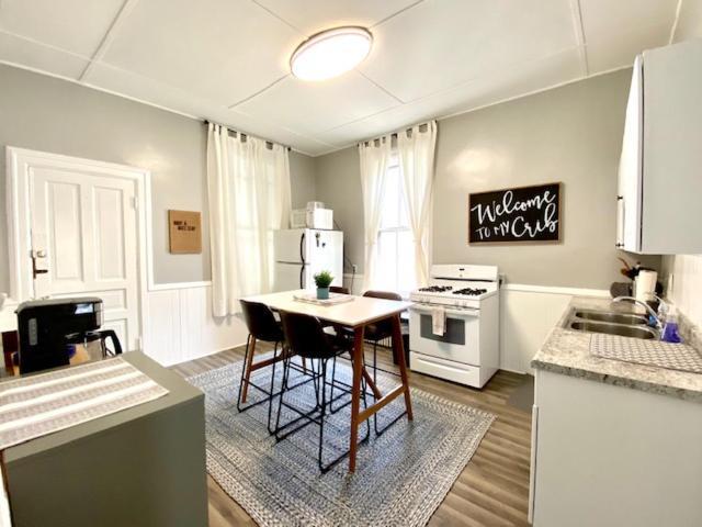 Spacious Historic In Lakeview - Walk To Wrigley, Nightlife, Shops, Hospitals Apartamento *