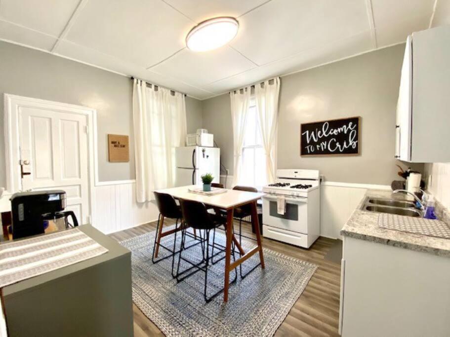 Spacious Historic In Lakeview - Walk To Wrigley, Nightlife, Shops, Hospitals Apartamento