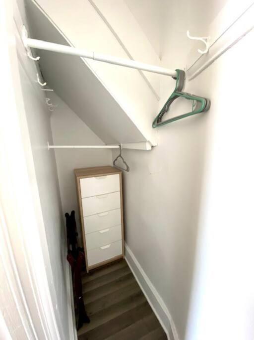 Spacious Historic In Lakeview - Walk To Wrigley, Nightlife, Shops, Hospitals Apartamento Chicago